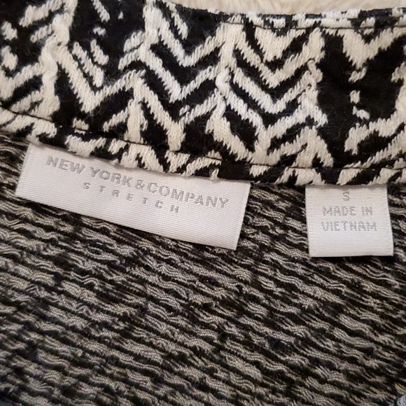 New York & Company cap sleeve sweater - Picture 5 of 8